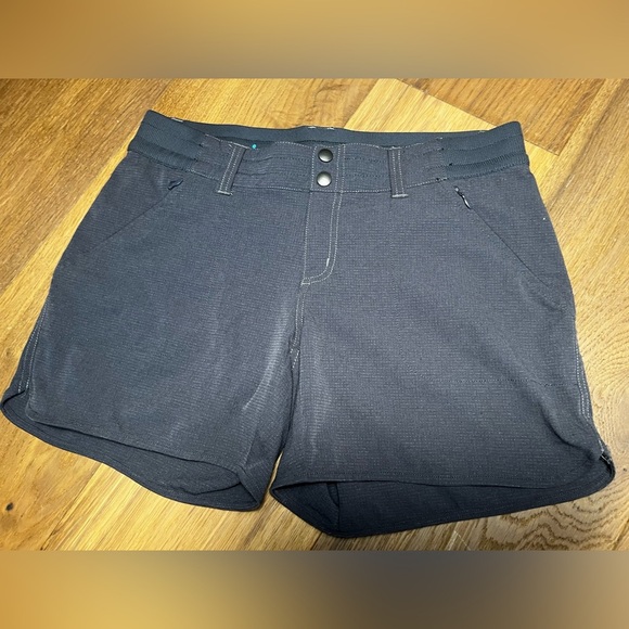 Kuhl Women’s Grey Strattus Shorts Size 6 - Picture 2 of 7